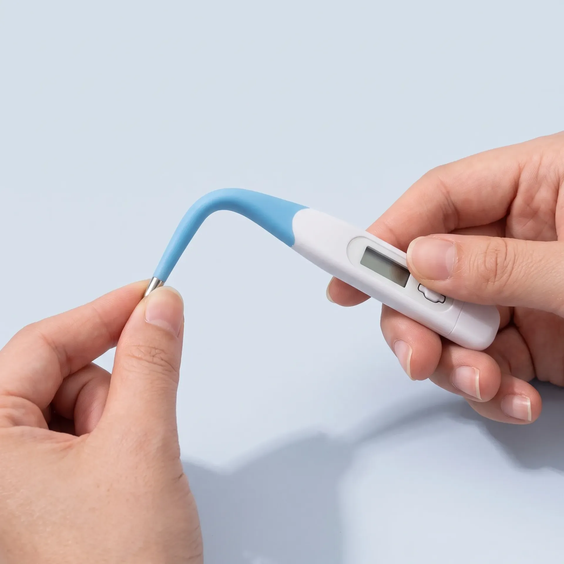[380416] מד חום דיגיטלי עם קצה גמיש. Flexible Tip Digital Thermometer. מדידה בפה ובבית השחי. ציפצוף בסיום. ס.מדיק יבוא
