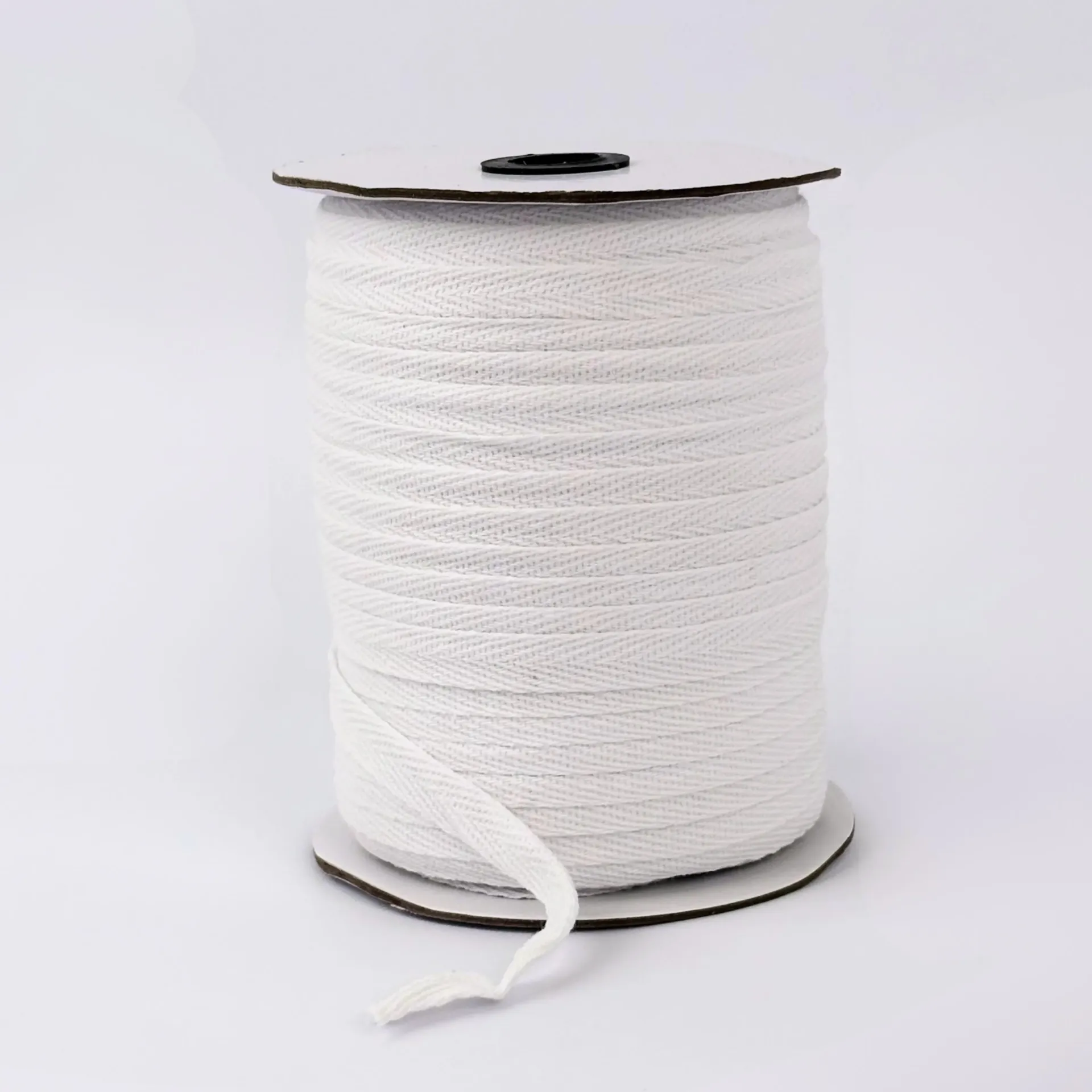 שרוך לקיבוע טובוס. גליל 100 מטר. Endotracheal Tube Tie Roll. שטוח 10 מ"מ. לקיבוע הטובוס לראש המטופל במהלך אינטובציה. ס.מדיק יבוא